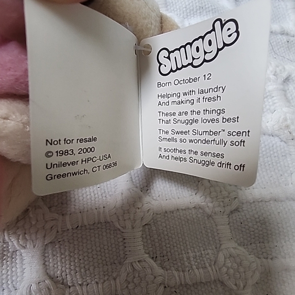 Vintage 2000 Snuggle Teeny Bean Bear Plush 5" w/ tag & Pink blanket - Picture 5 of 5